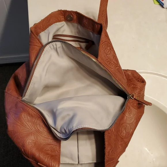 American Leather Co Shoulder Bag - Picture 6 of 11